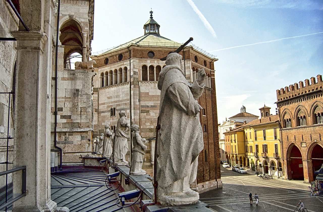 Da Vigevano a Soncino, tra pianure, canali, violini e torrone